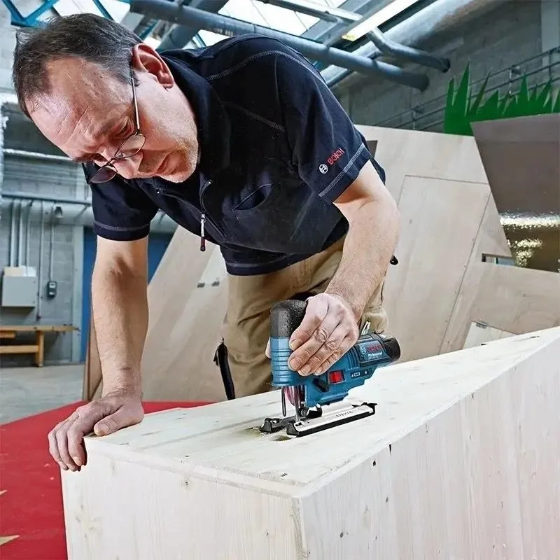 Лобзик Bosch 12V-70
